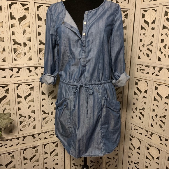 GAP Dresses & Skirts - LIKE NEW! CHAMBRAY DENIM LOOK LONG SLEEVE DRESS